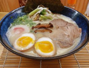 Tonkotsu Ramen, Naruto Ramen