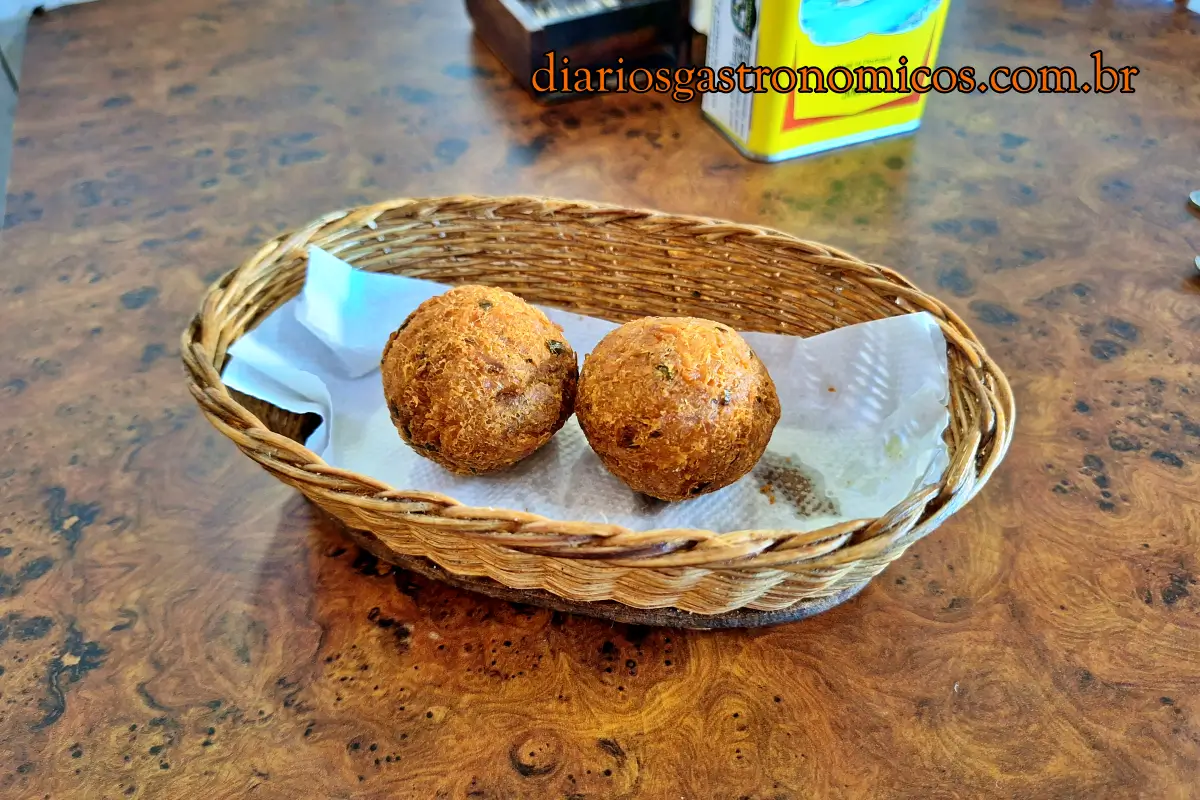 Velho Adonis, bolinho de bacalhau, comida de boteco, Rio de Janeiro, comida portuguesa, comida carioca, botequim