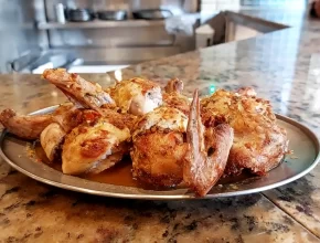 Galeto Sats, Pão de Alho, Copacabana, comida carioca, churrasco, braseiro, coração de galinha, galeto na brasa, comida carioca