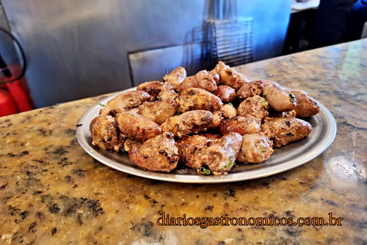 Galeto Sats, Pão de Alho, Copacabana, comida carioca, churrasco, braseiro, coração de galinha, Galeto Sat’s 