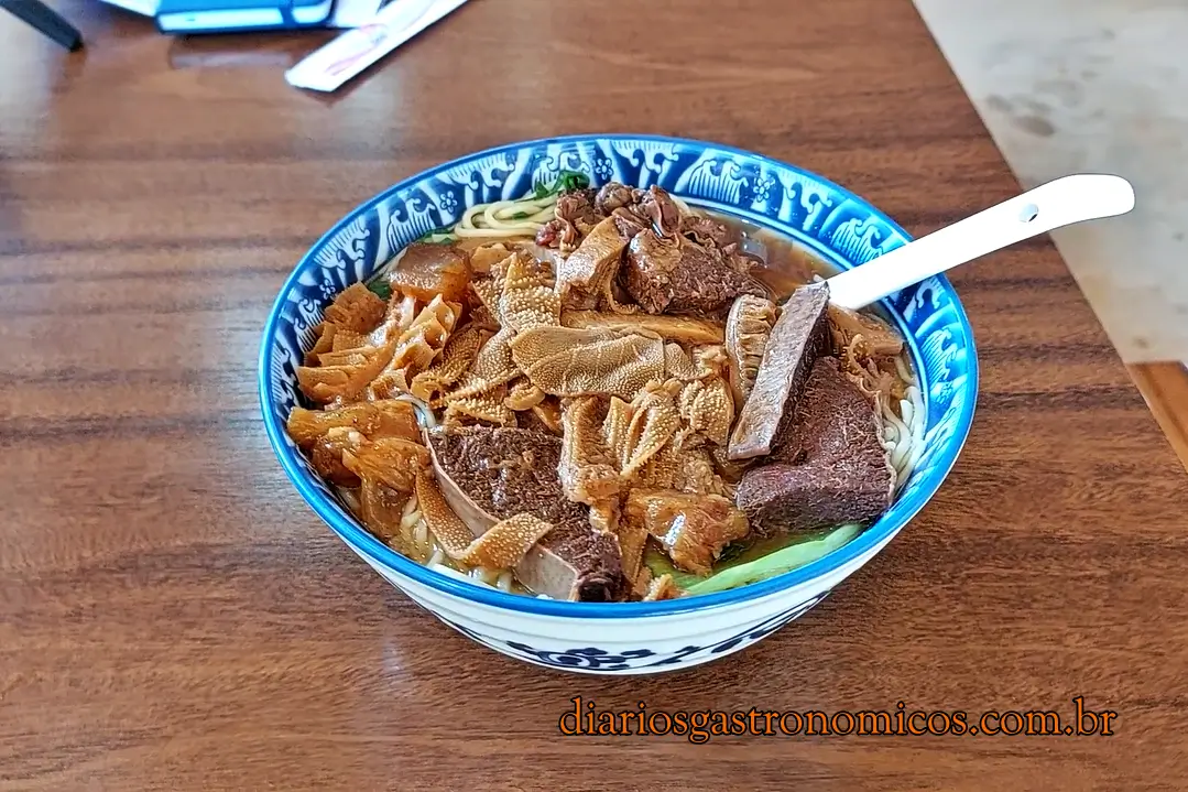 Mercado Kinjo Yamato, Centro de São Paulo, Mercado da Cantareira, Mercadão de SP, São Paulo, comida libanesa, comida chinesa, caldo de bucho, sopa de bucho, macarrão com bucho