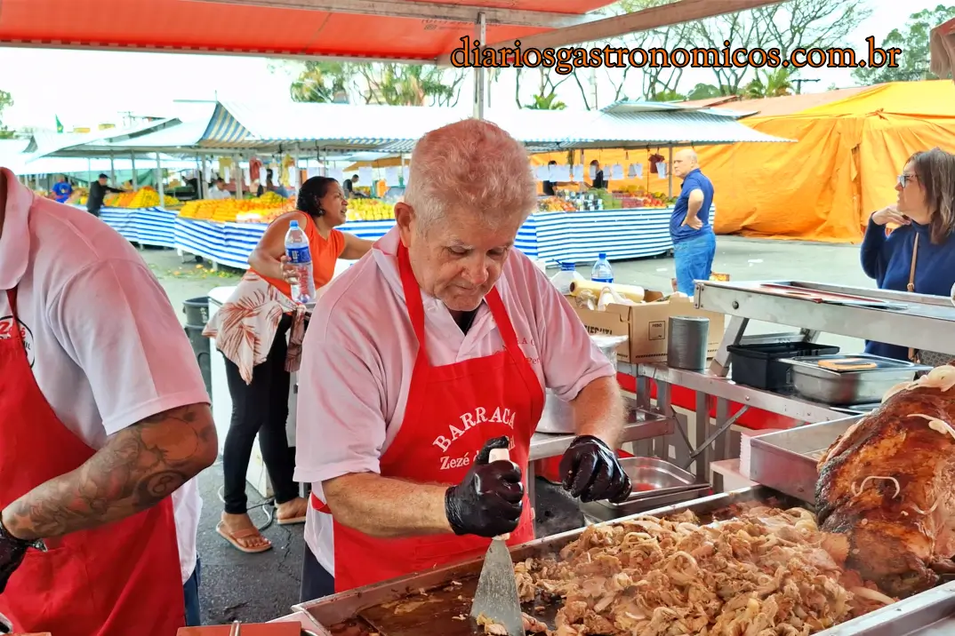 Lanche de pernil, sanduíche de pernil, comida paulistana, comida brasileira, Zezé do Pernil, Ceagesp, sanduíches de pernil