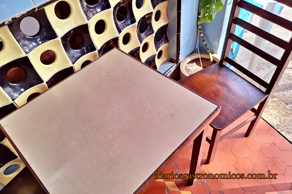 Bar da Amendoeira, Zona Norte do Rio, comida carioca, boteco carioca, comida de boteco, Rio de Janeiro, petiscos de boteco, bolinho de carne, croquete, couve-flor empanada, carne seca na farofa