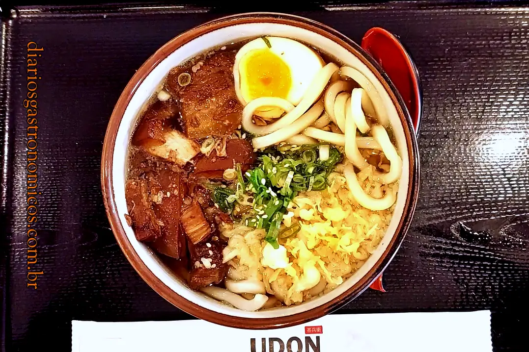 Macarrão Udon, Udon Jinbei, Udon, comida japonesa, comida asiática, macarrão japonês, caldo de macarrão, massa japonesa, Lamen, Ramen, Bairro da Liberdade, São Paulo, Kakuni Udon