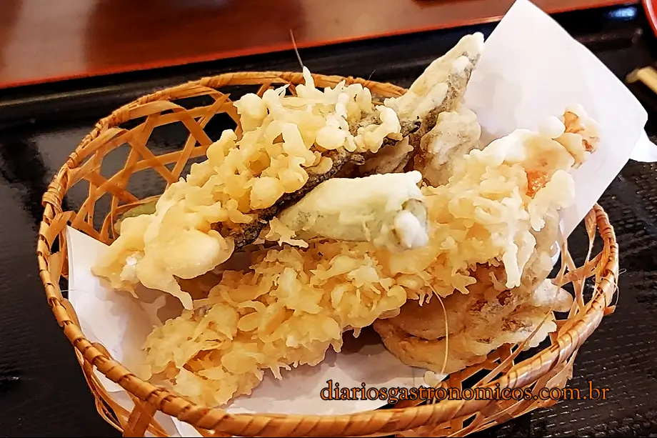 Macarrão Udon, Udon Jinbei, Udon, comida japonesa, comida asiática, macarrão japonês, caldo de macarrão, massa japonesa, Lamen, Ramen, Bairro da Liberdade, São Paulo, Kakuni Udon, Tempura