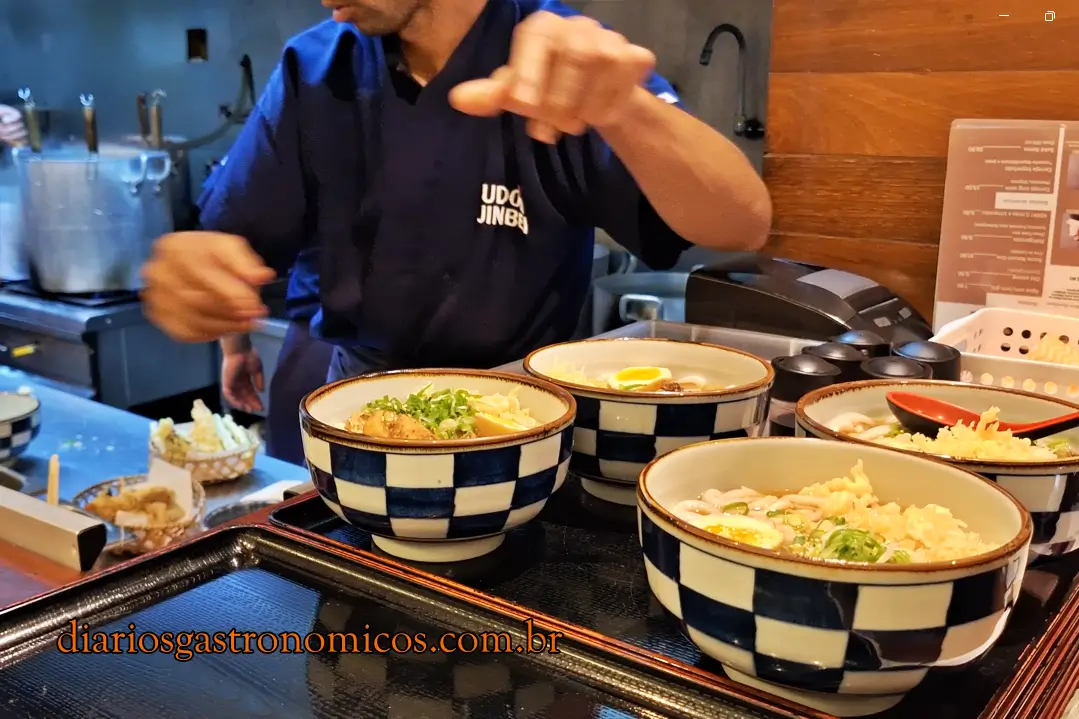 Macarrão Udon, Udon Jinbei, Udon, comida japonesa, comida asiática, macarrão japonês, caldo de macarrão, massa japonesa, Lamen, Ramen, Bairro da Liberdade, São Paulo, Kakuni Udon