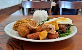 Virado à Paulista, Bar do Vardema, Mooca, virado à paulista em são paulo, onde comer virado à paulista, comida tradicional paulista, gastronomia paulistana, botecos de são paulo, bar tradicional da mooca, Bolinhos Da Vovó, Tutu de Feijão, Comida Paulista, Diários Gastronômicos, gastronomia paulistana, comida de boteco