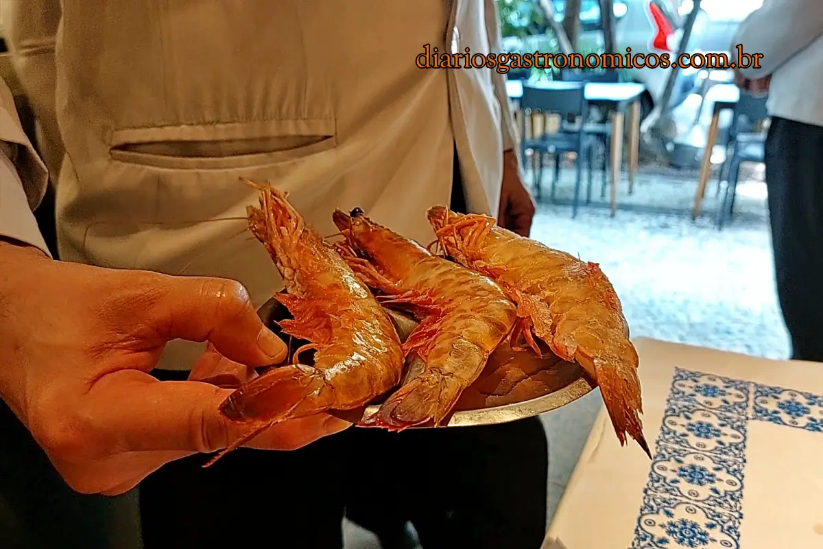 restaurante shirley leme, restaurante shirley rio de janeiro, sardinha à escabeche rio, camarão com catupiry, camarão empanado com catupiry, restaurante galego no rio de janeiro, frutos do mar no leme, restaurantes tradicionais do rio, cozinha galega no brasil, diários gastronômicos, comida de praia brasileira, restaurantes históricos do rio