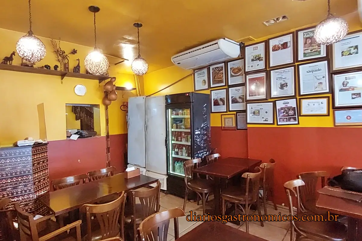 biyouz, biyouz gastronomia africana, restaurante africano em são paulo, gastronomia africana em são paulo, comida africana em são paulo, ndumbe de peixe, bolinho de peixe africano, jiló recheado, kai africano, bicoye, frango com quiabo africano, quiabo na culinária africana, fufu de arroz, fufu africano, culinária africana, herança africana na culinária brasileira, comida africana tradicional, cozinha da áfrica central, cozinha da áfrica ocidental, melanito biyuha, chef camaronesa, chefs africanos no brasil, centro de são paulo, campos elíseos sp, onde comer no centro de são paulo, restaurantes diferentes em são paulo, diários gastronômicos, andré comber, gastronomia em são paulo