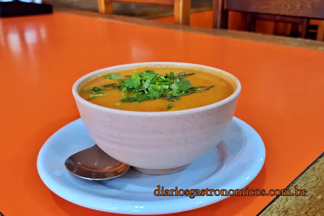 Nação Nordestina São Paulo, comida nordestina em São Paulo, restaurante nordestino Zona Norte, restaurante nordestino Vila Maria, caldo de mocotó em São Paulo, sarapatel em São Paulo, jabá nordestino, torresmo tradicional, mocofava, culinária nordestina tradicional, gastronomia nordestina paulistana, restaurantes tradicionais da Zona Norte, família Almeida gastronomia, comida raiz brasileira, Diários Gastronômicos