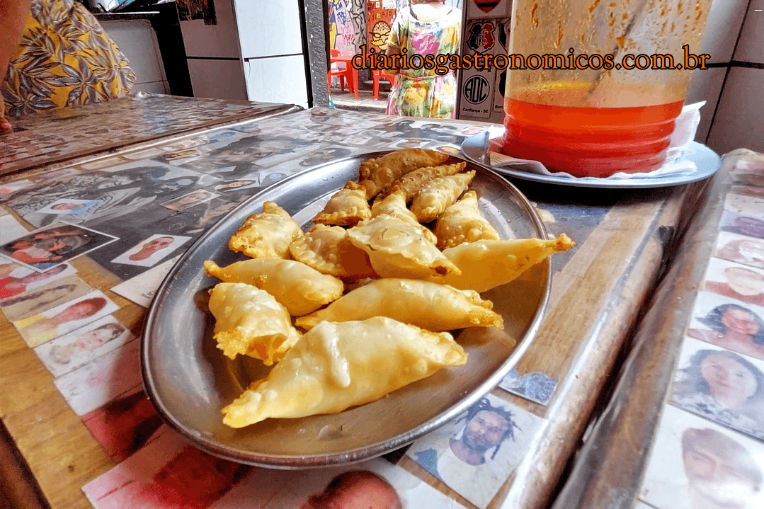 Porção de pastéis mistos do Bar do Adalto
